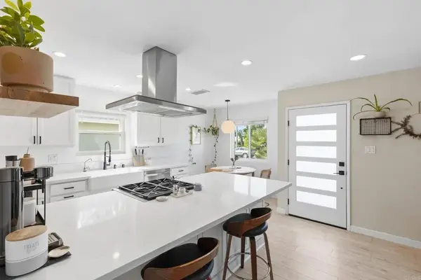 271 Coneflower Street, Encinitas, CA 92024