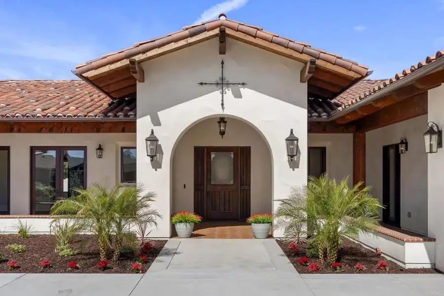 2525 Date Palm Court, Vista, CA 92084 - #3