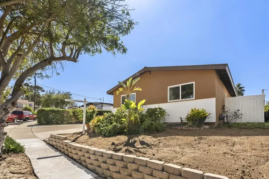 4657 Chateau Place, San Diego, CA 92117 - #2