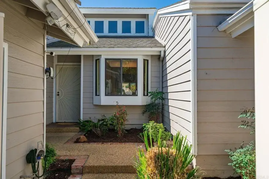 1015 Gleneagles Place, Vista, CA 92081 - #3