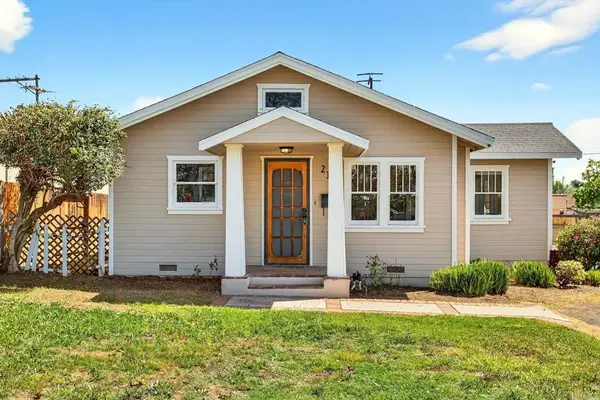 211 W 9th Ave, Escondido, CA 92025