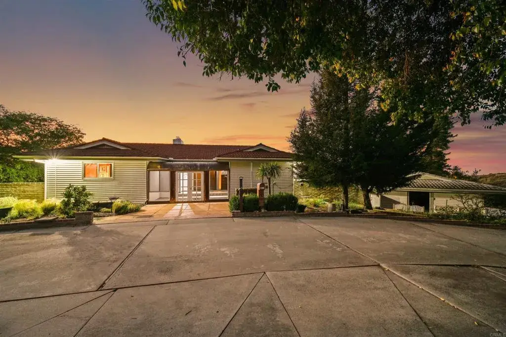 2166 Camino Cantera, Vista, CA 92084 - #1