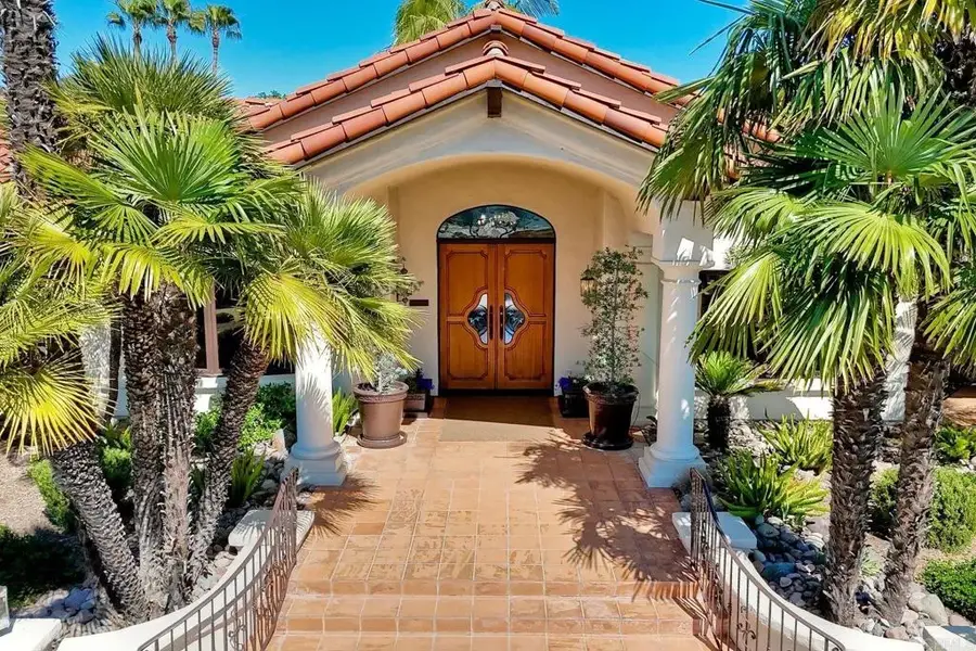 3040 Palm Hill Drive, Vista, CA 92084 - #3