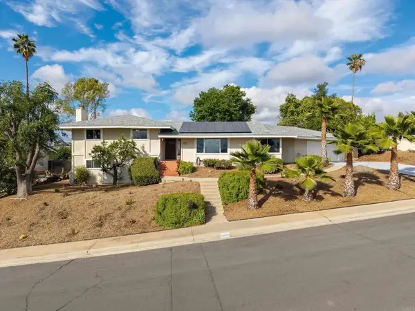 136 Helen Way, Escondido, CA 92025