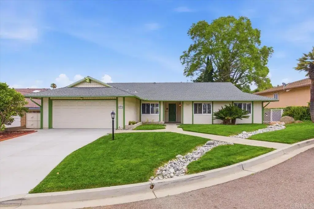 1071 La Reina Drive, San Marcos, CA 92078 - #1