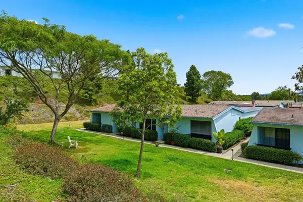 3839 Vista Campana S #8, Oceanside, CA 92057