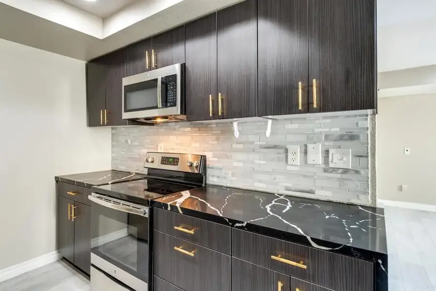 2828 Famosa Boulevard #104, San Diego, CA 92107 - #3