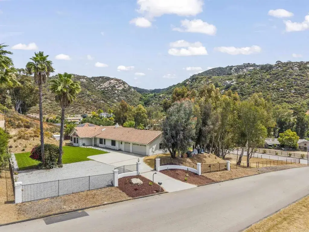 25945 Forest Drive, Escondido, CA 92026 - #1