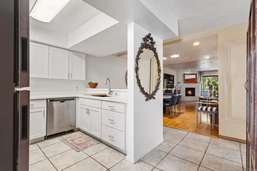 4055 Falcon St #202, San Diego, CA 92103 - #2
