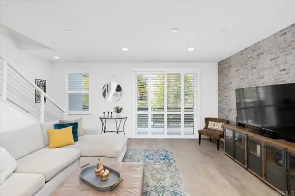 2511 State Street, Carlsbad, CA 92008
