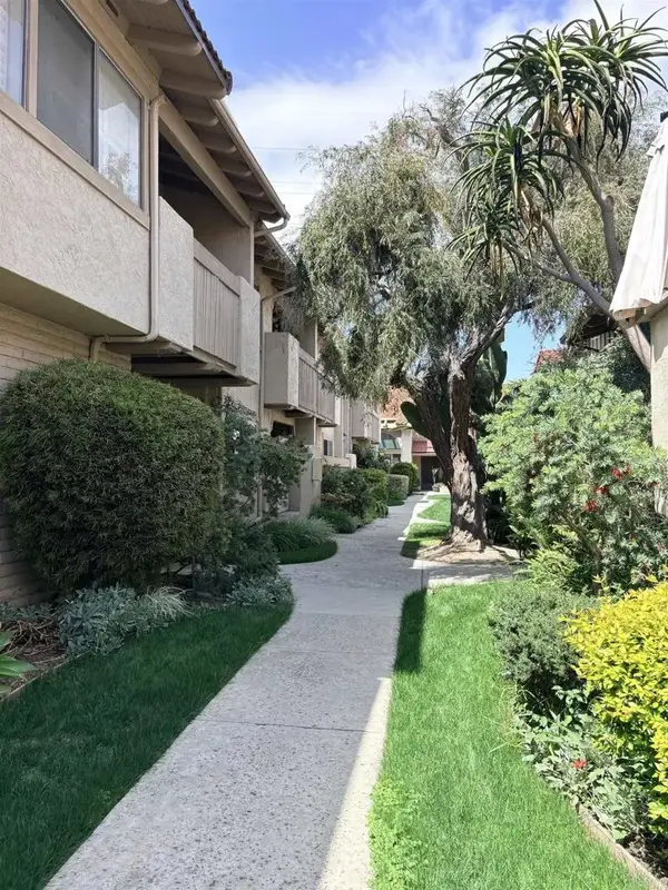 2352 Altisma Way #9, Carlsbad, CA 92009