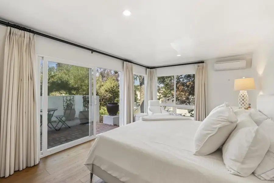 371 Longden Ln, Solana Beach, CA 92075 - #3
