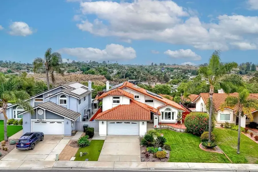 532 Jobe Hill Drive, Vista, CA 92081 - #2