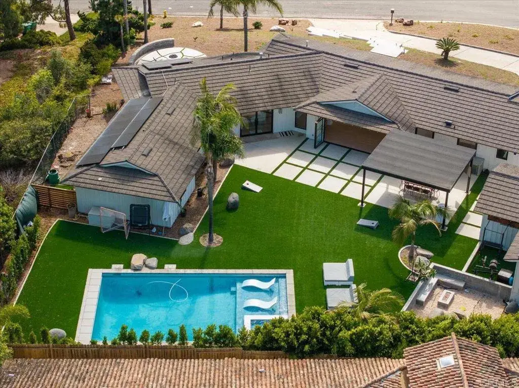 3170 Falcon Drive, Carlsbad, CA 92008 - #1