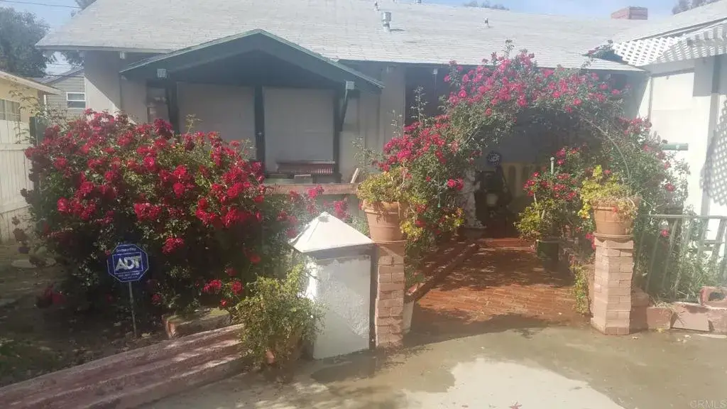22101 Dumetz Rd., Woodland Hills, CA 91364 - #1