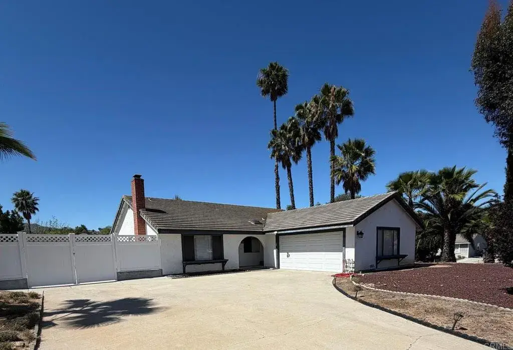 23601 Barrego Way, Ramona, CA 92065 - #1