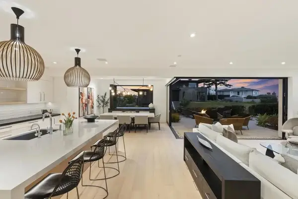 216 Ocean St., Solana Beach, CA 92075