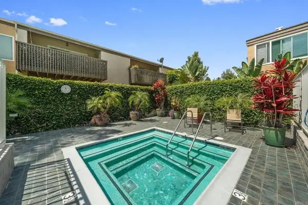 8548 Via Mallorca #E, La Jolla, CA 92037