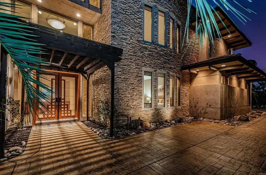 2362 Edgehill Road, Vista, CA 92084 - #2