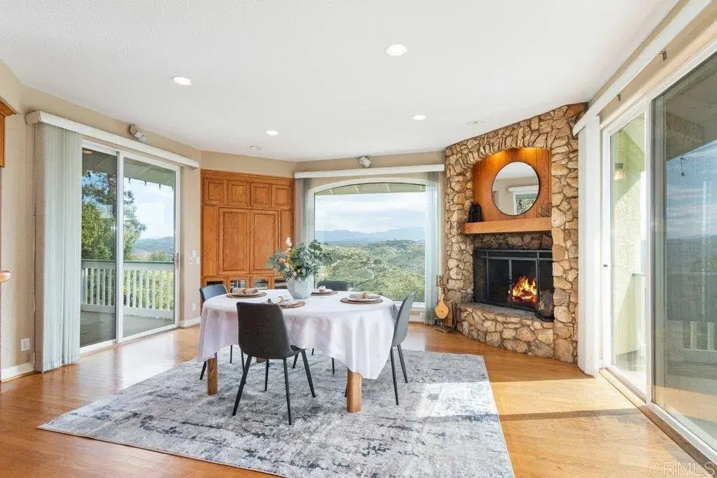 4327 Hollyhill Road, Vista, CA 92084 - #1