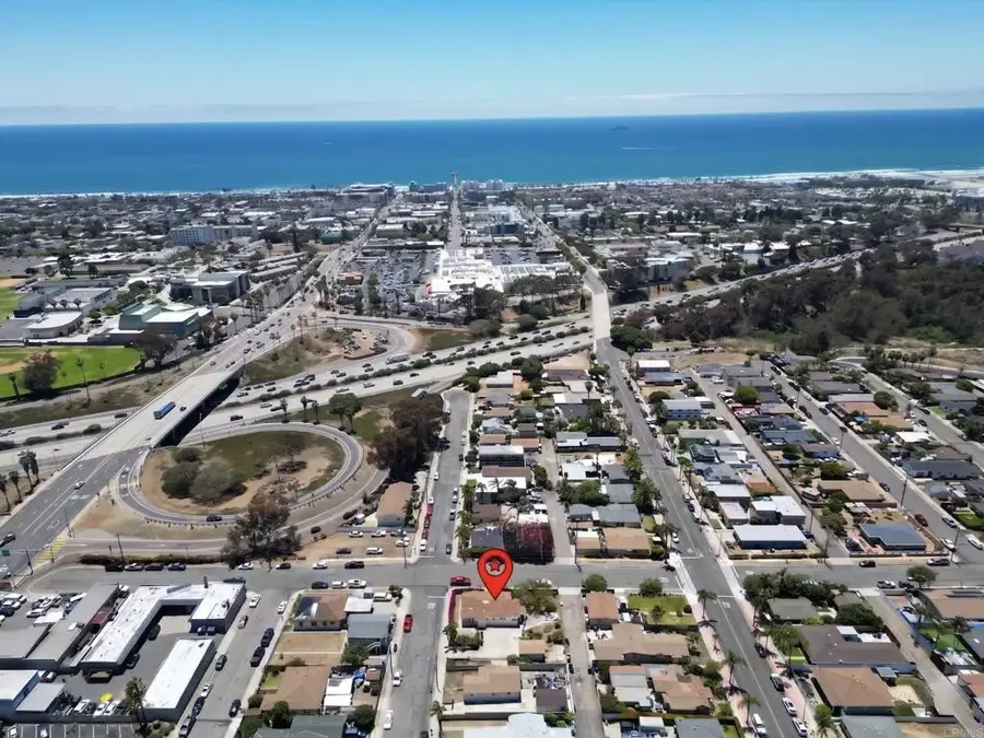 402 Santa Barbara Street, Oceanside, CA 92058 - #2