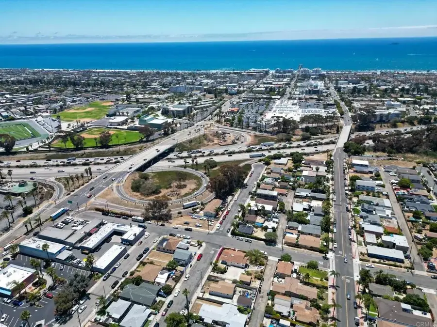 402 Santa Barbara Street, Oceanside, CA 92058 - #3