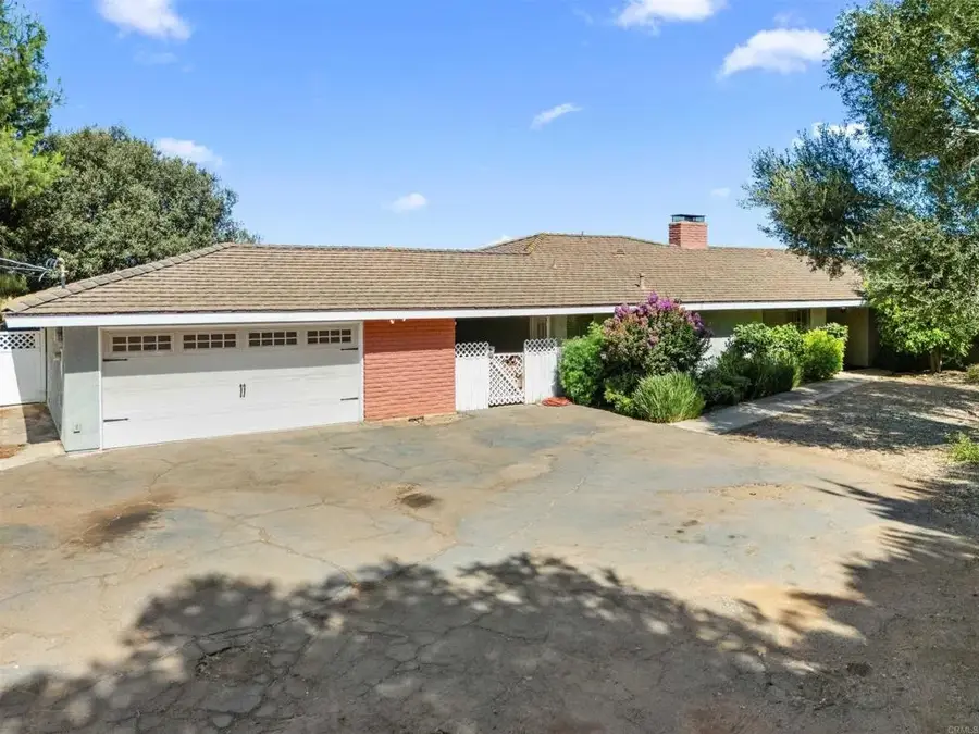 1060 Evergreen Lane, Vista, CA 92084 - #2