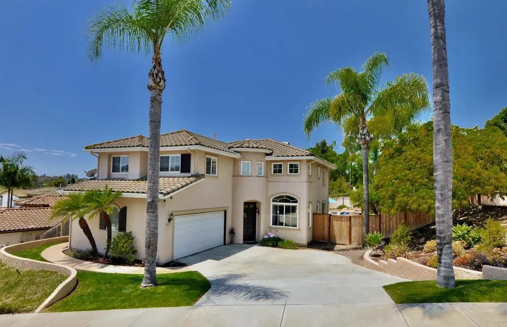 1015 Via Reata, Vista, CA 92081 - #1