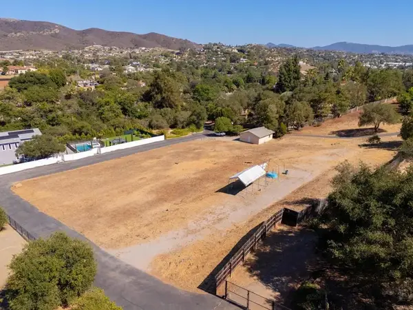 2260 Buena Creek, Vista, CA 92084