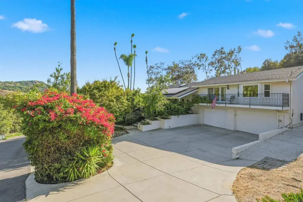 3830 Lake Garden Drive, Fallbrook, CA 92028 - #1