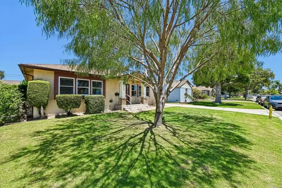 8121 Adoree, Downey, CA 90242 - #2