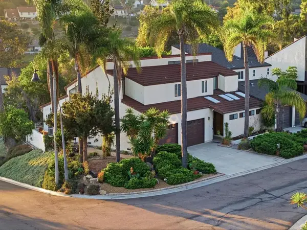 2343 Nicklaus Drive, Oceanside, CA 92056