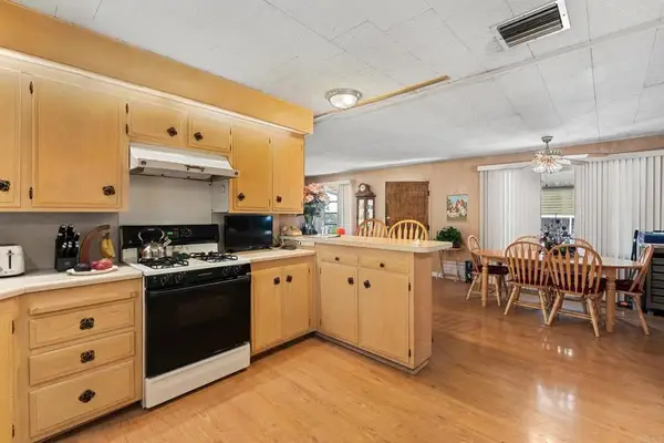 8901 Eton #87, Canoga Park, CA 91304