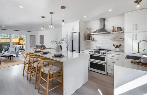 155 Village Green Road, Encinitas, CA 92024