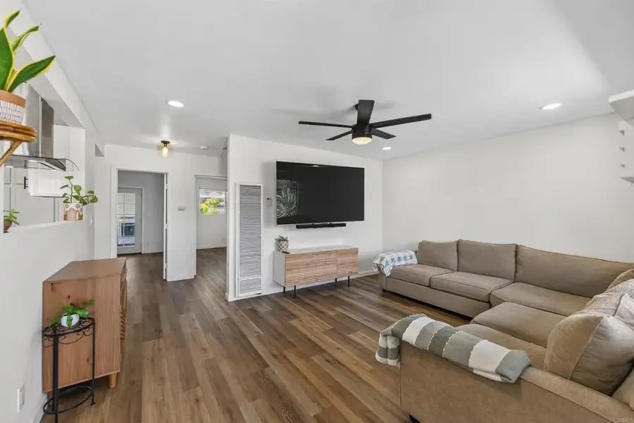 885 Via Felicidad, Vista, CA 92084 - #2