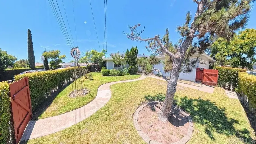 5604 Limerick Avenue, San Diego, CA 92117 - #3
