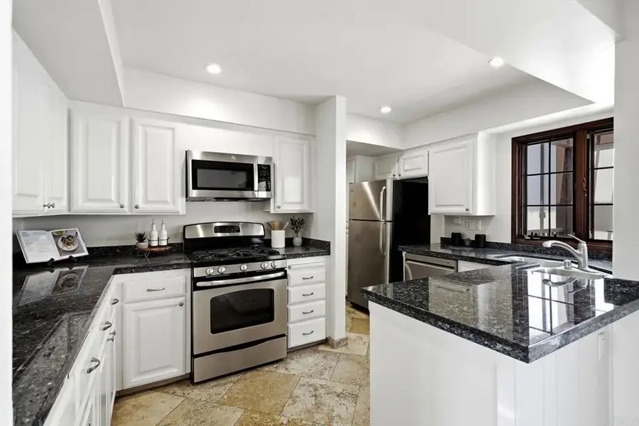 8608 Villa La Jolla Drive #4, La Jolla, CA 92037 - #3