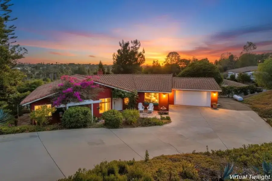 2202 Crest Hill Lane, Fallbrook, CA 92028 - #2