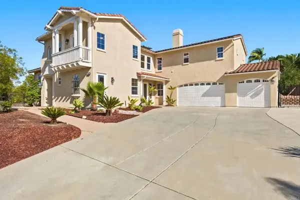 399 Amparo Dr, Escondido, CA 92025