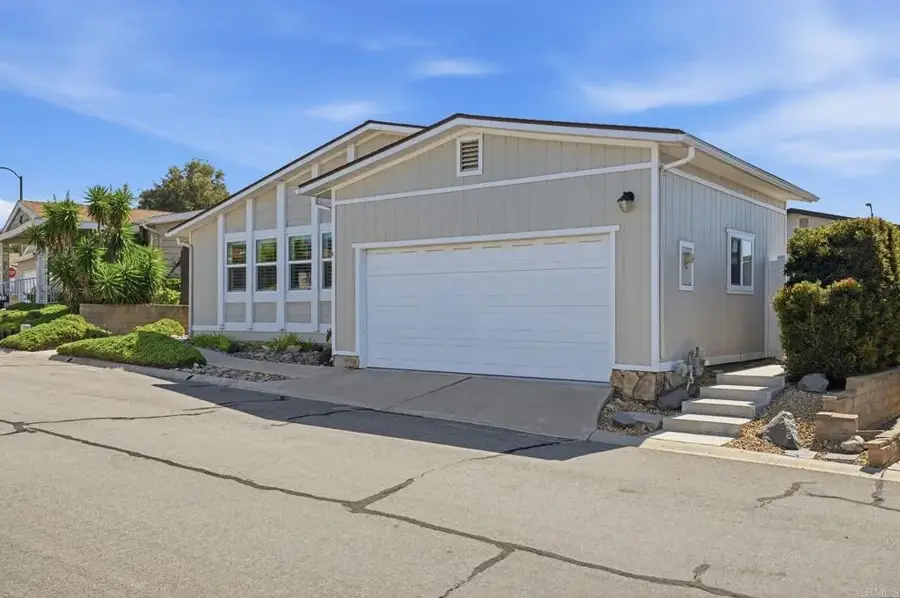 623 Via Santa Cruz, Vista, CA 92081 - #3