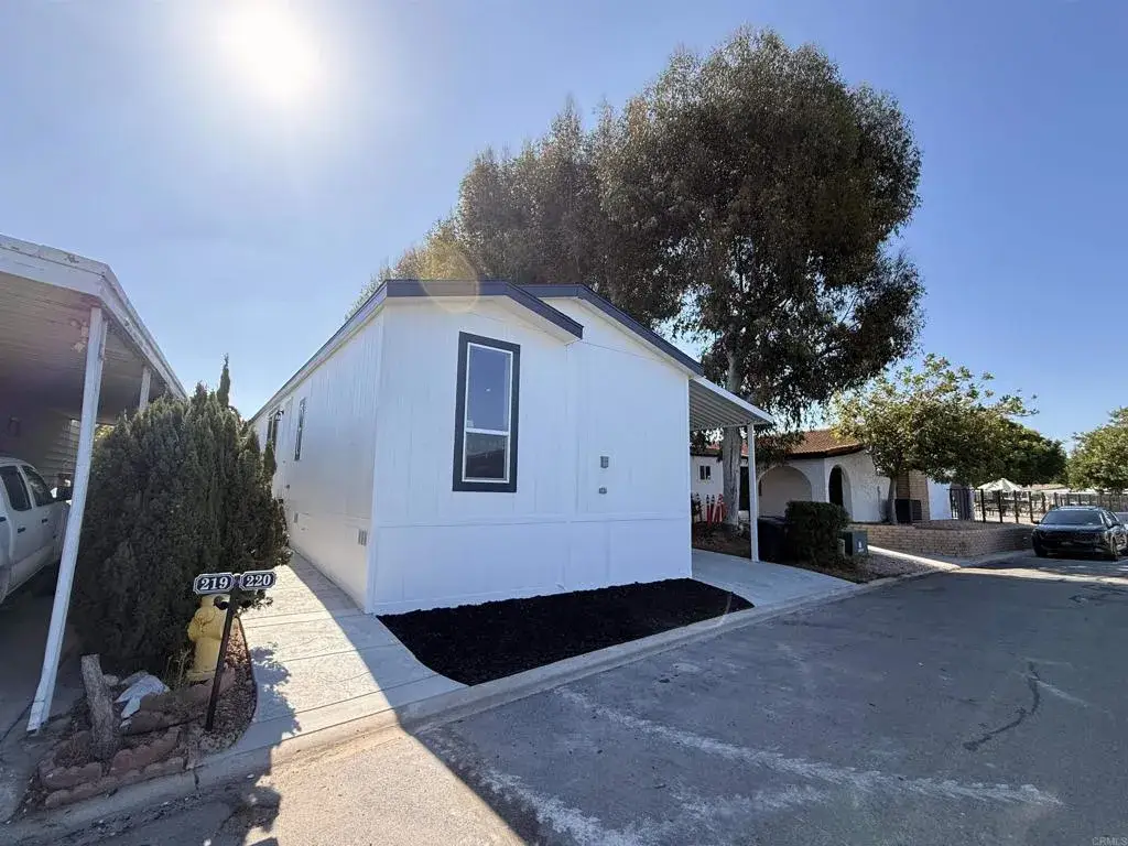 2750 Wheatstone #220, San Diego, CA 92111 - #1