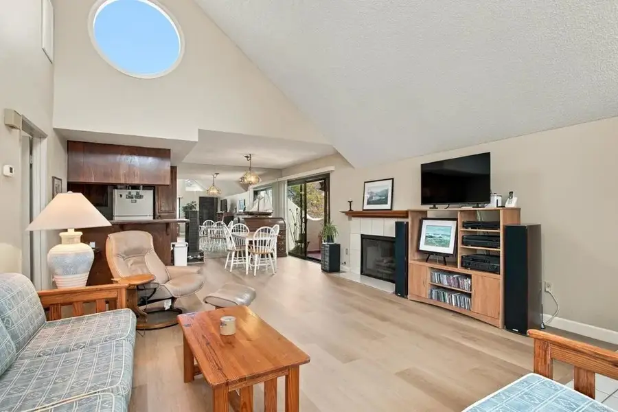321 N Melrose Drive #B, Vista, CA 92083 - #3