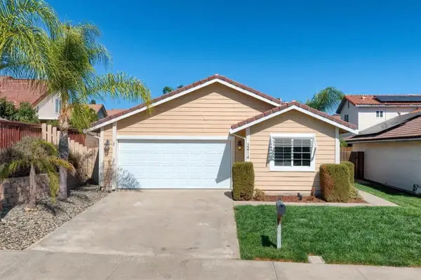 2414 Heatherwood Court, Escondido, CA 92026