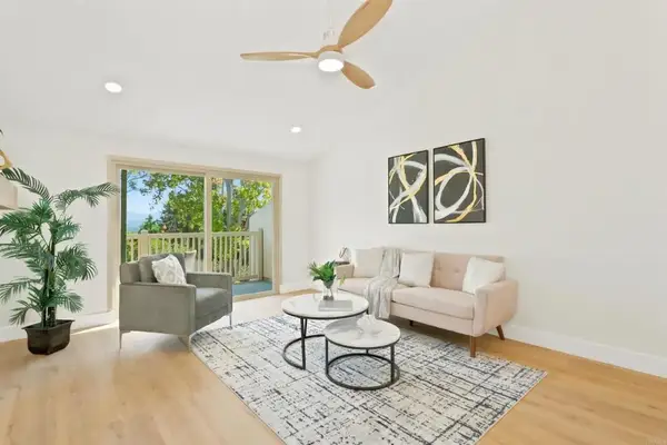 1976 Fairlee Drive, Encinitas, CA 92024