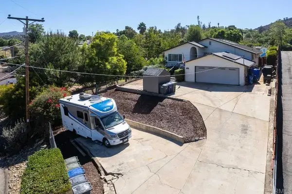 9040 Paradise Park Dr, Lakeside, CA 92040