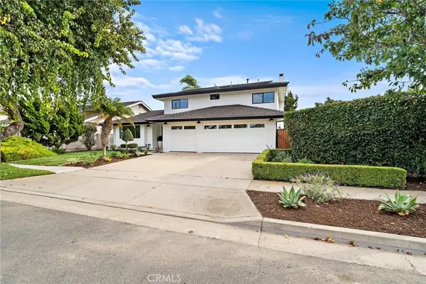 5262 Glenroy Dr, Huntington Beach, CA 92649