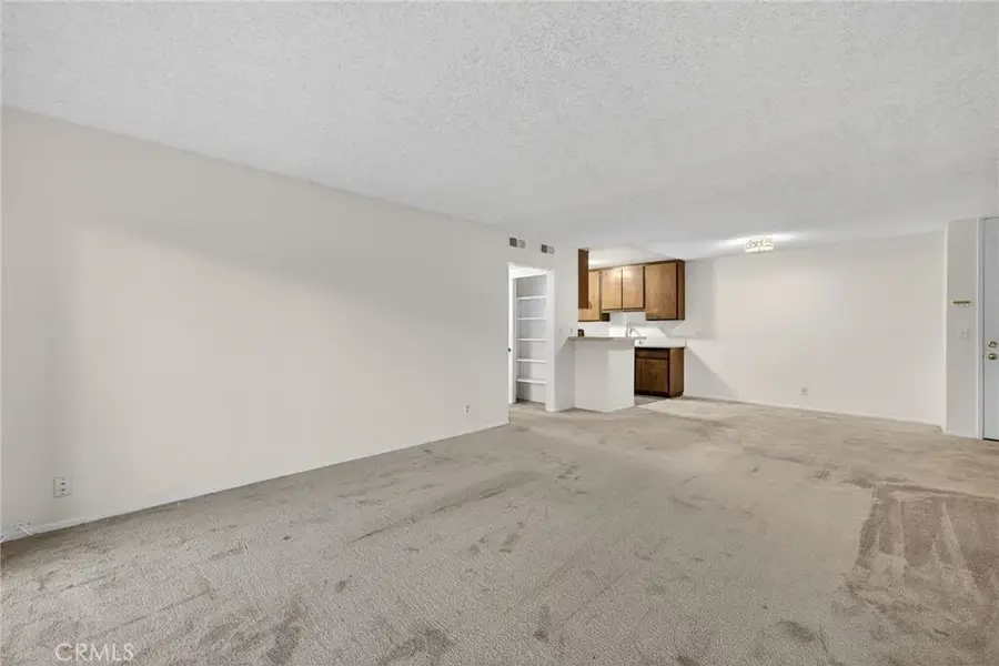 576 N Bellflower #101, Long Beach, CA 90814 - Image #2