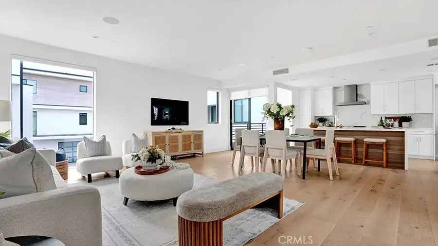 741 N Gramercy, Los Angeles, CA 90038 - Image #2