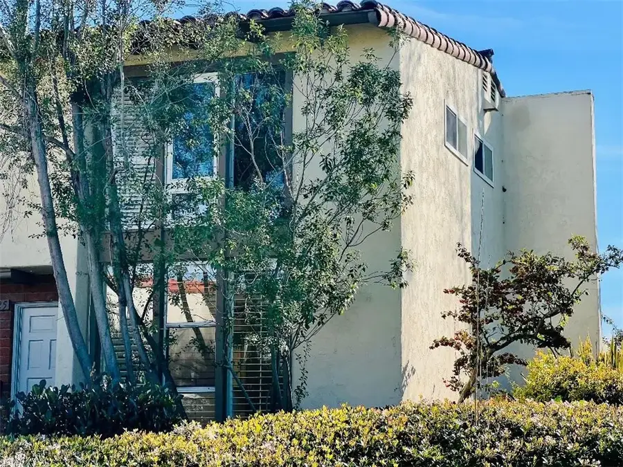 2225 Vista Huerta, Newport Beach, CA 92660 - #2