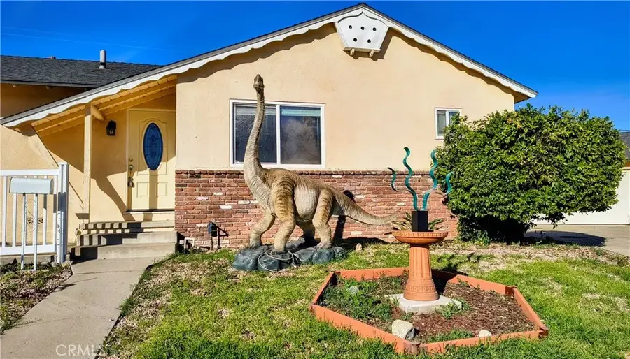 633 Maple Way, Upland, CA 91786 - #2